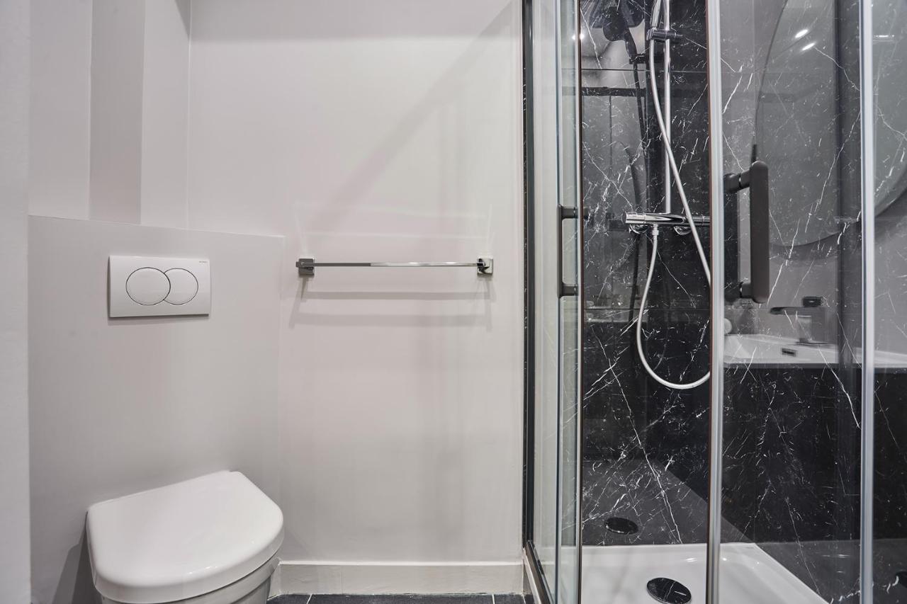 Residense Montmartre By Studio Prestige Parijs Buitenkant foto